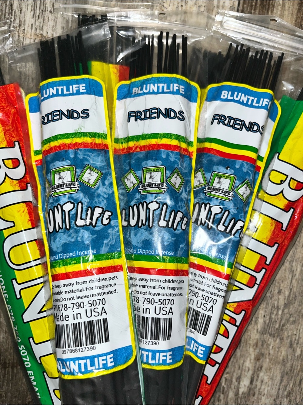 (30 incense) FRIENDS
BluntLife JUMBO 19" Incense
🌿 Fresh & Unique